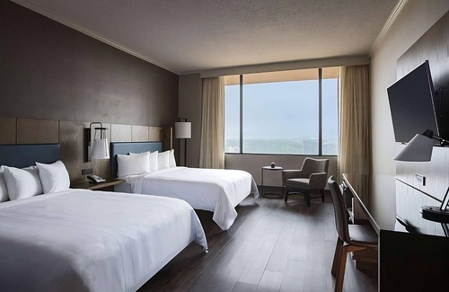 Nashville Hotel | Short Drive to Nashville Zoo and Nashville Airport! Pet-Friendly, w/Pools