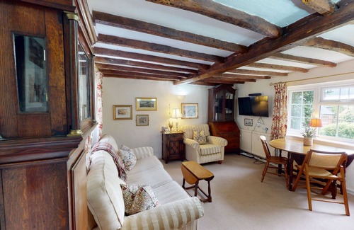 Aylesbury Cottage | Short Let Space Bailey's Cottage two bedroom cottage near the centre of Aylesbury.