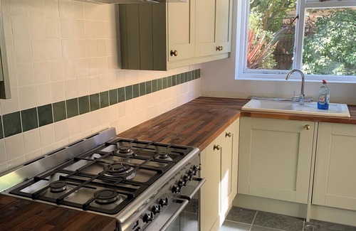 Askew House | SHORT LET UP TO 5 WEEKS: 3 bed family home in West London with sunny garden