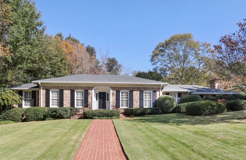 Atlanta House | SHORT /LONG TERM RENTAL OPPORTUNITY NEAR CHASTAIN PARK WITH A POOL!