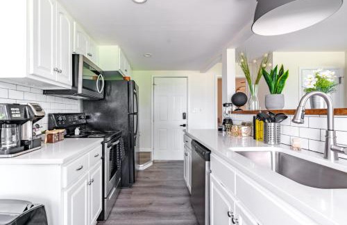 Victorian Village House | Short North - Convention - Private Parking - Pets - 2BR