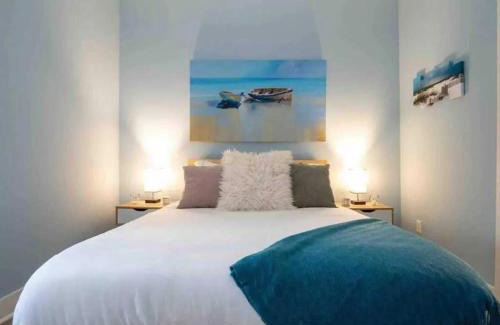 Victorian Village House | Short North - Convention - Queen Bed -Free Parking