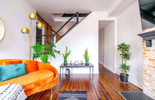 Italian Village House | Short North/Downtown | Steps to High St | Walk to Convention Ctr | Free Parking