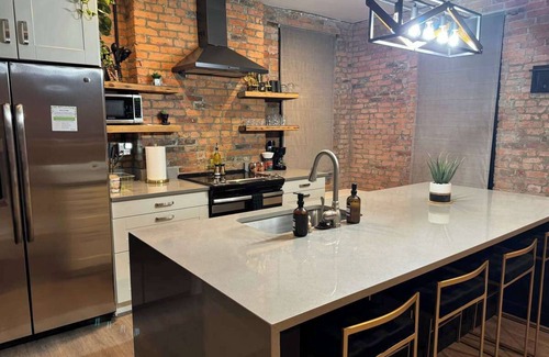 Italian Village House | Short North - Free Parking - Prime Location