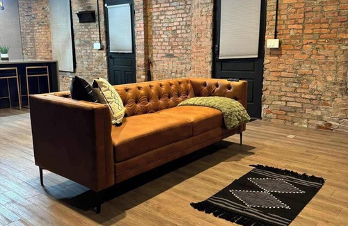 Italian Village House | Short North - Free Parking - Prime Location