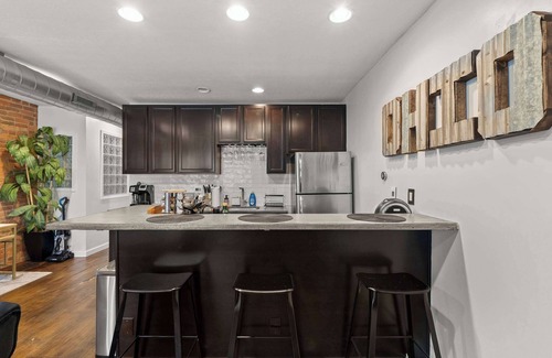 Short North Condo | Short North Lounge - Stay for 2