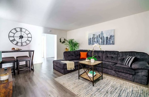 Arena District House | Short North - Private Parking - Pets - Convention