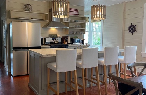 Saint Simons Island House | Short stroll to beach, restaurants and the village!