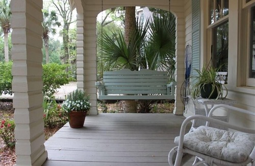 Saint Simons Island House | Short stroll to beach, restaurants and the village!