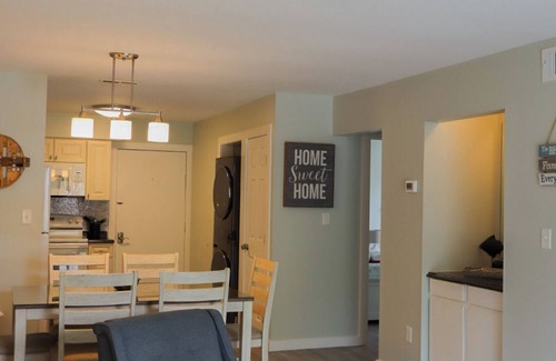 Folly Field Condo | Short Walk to the Beach - Poolside Condo - Fiddler's Cove