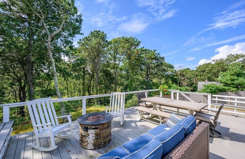 West Chatham Cottage | Short walk to beach, A/C, pets okay, large yard