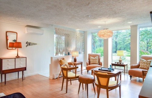 Wellfleet House | Short Walk to Long Pond Swimming Beach!