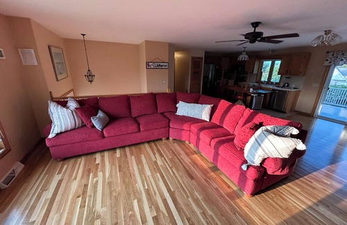 Eastward Look House | Short Walk to Scarborough Beach, Central A/C & Ocean Views. Huge Deck - Clean!