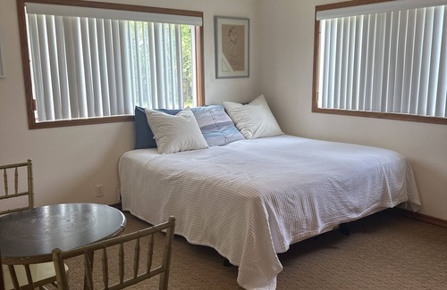 Waimanalo House | Short walk to the best beach around. Peace and tranquility! 30 nights only