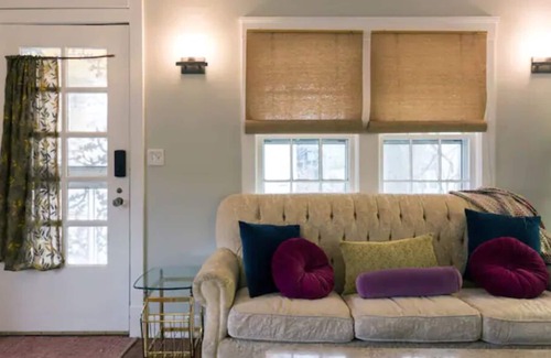 Plaza Westport House | Short Walk to The Plaza + Parking Space + Coffee
