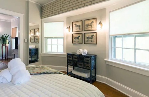 Plaza Westport House | Short Walk to The Plaza + Parking Space + Coffee