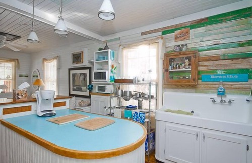Tybee Island Cottage | Short walk to town center,restaurants, shops, entertainment, beach and river.