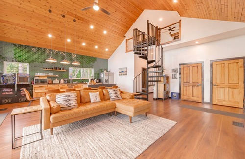 Angel Fire Cabin | Shotski's Lodge - Secluded Ski-In/Out with Hot Tub, Wildlife and Views