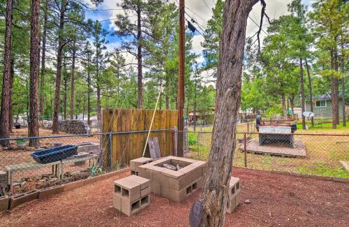 Torreon House | Show Low Cabin with Fire Pit Near Hiking!