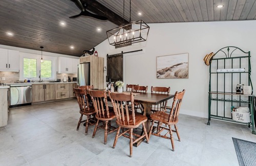 South Bruce Peninsula Cabin | Show stopping retreat w/AC near beaches