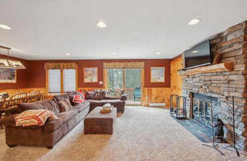 North Creek House | Showcase - 18N
