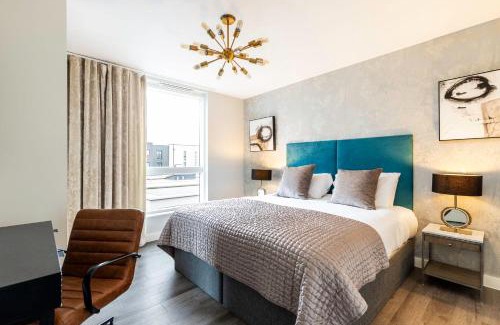 Stratford Apartment | Showroom Splendour, Luxe London Elegance