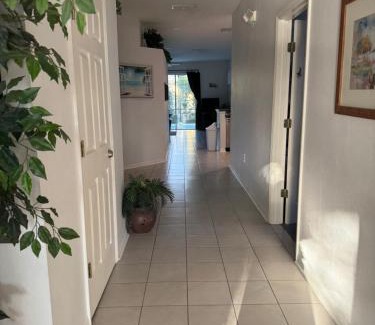 Sunset Lakes House | Shrek's Hideout! - 5 min from Disney!