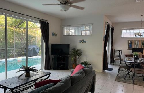 Sunset Lakes House | Shrek's Hideout! - 5 min from Disney!