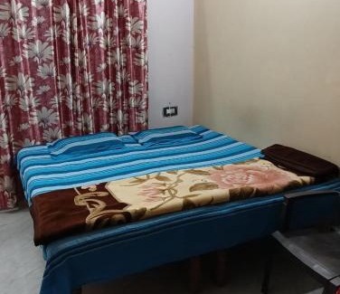 Jhusi House | Shri Hari Sadan