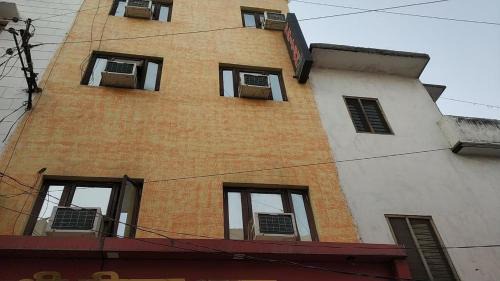 Haridwar House | Shri Pritam Bhawan by StayApart