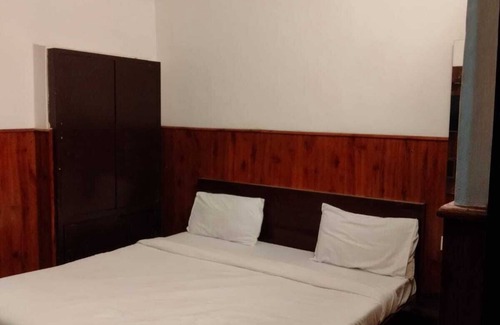 Azadpur Hotel | Shri Sai Guest House