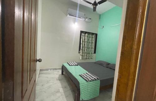 Gokarna House | Shri Virajita - Budget AC 1 Bhk double bed