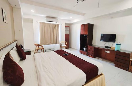 Bhopal Hotel | Shubh Shaleen Springs by Nexottel
