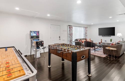 Park Cities House | Shuffleboard & Foosball / 3 King / Northpark Area