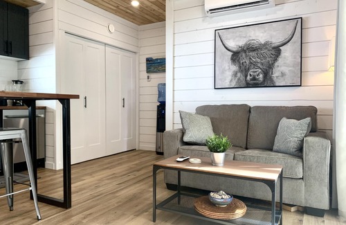 Anglemont Cabin | Shuswap Sea Can & Buoy Bar with HOT TUB & Buoy!