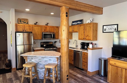 Keystone Condo | Shuttle to Slopes, Private Entrance, Hot Tub Access, Private Patio with Grill