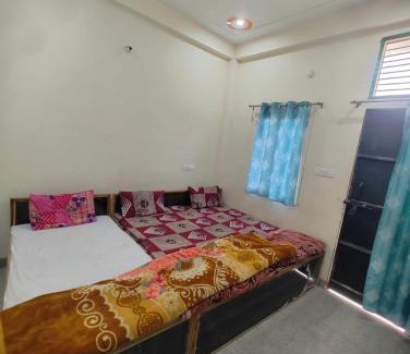 Vrindavan House | Shyama Guest House and Apartments