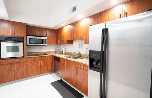 Hollywood South Central Beach Apartment | SIAN private apartment