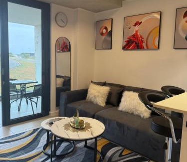 Hillhead Apartment | Sibaya's New Horizon Apartment in Coral Point