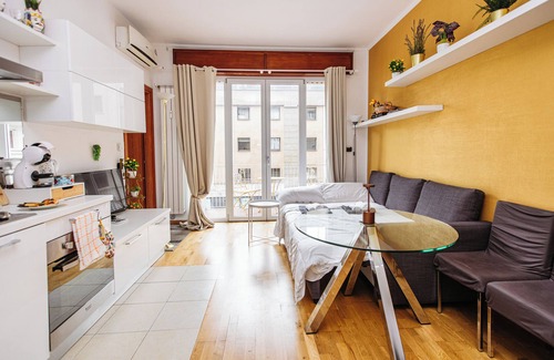 Centro Direzionale House | Sicilian Escape - 100m from Milan Central Station