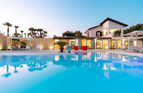 Ribera Villa | Sicily villa rental near seaside with pool, views, Wi-Fi and air conditioning