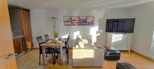 Liverpool City Centre Apartment | Sidemersey Livings- Convenient 1-Bedroom Flat with a View, Central Liverpool