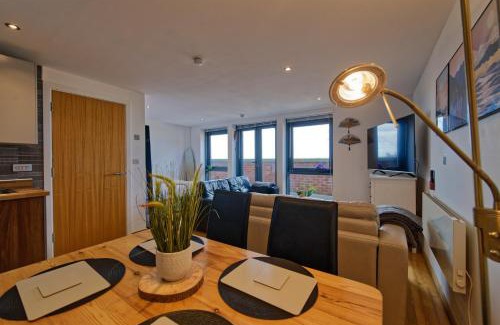 Liverpool City Centre Apartment | Sidemersey Livings- Convenient 1-Bedroom Flat with a View, Central Liverpool