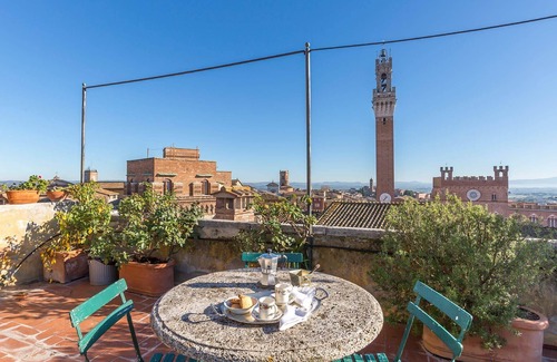 Siena City Centre Apartment | Siena: prestigious dwelling with elevator, roof terrace and panoramic terrace