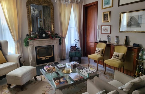 Manises Other | Siente el alma de España en Villa Paula