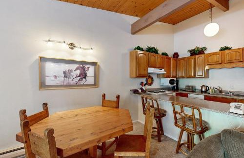 Taos Ski Valley Apartment | Sierra Del Sol 10