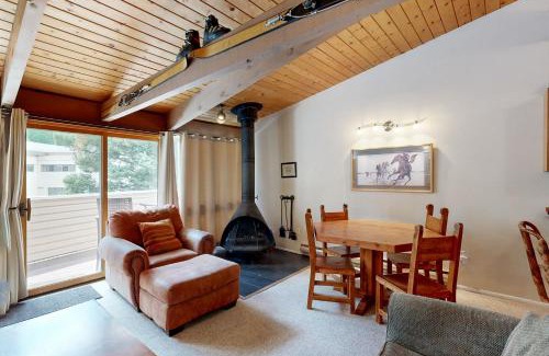 Taos Ski Valley Apartment | Sierra Del Sol 10