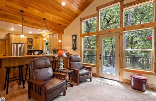 Twain Harte House | Sierra House of Twain Harte in the foothills of Yosemite & Stanislaus