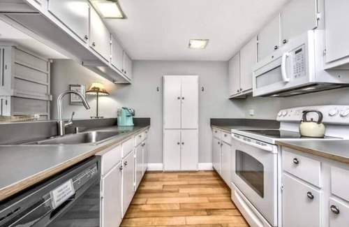 Incline Village Condo | Sierra's Shadow Incline Village Lake Tahoe 4BD/3BA