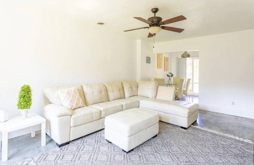 Bay Isle House | Siesta Key bungalow walking distance to beach ! name: Siesta Side (A)